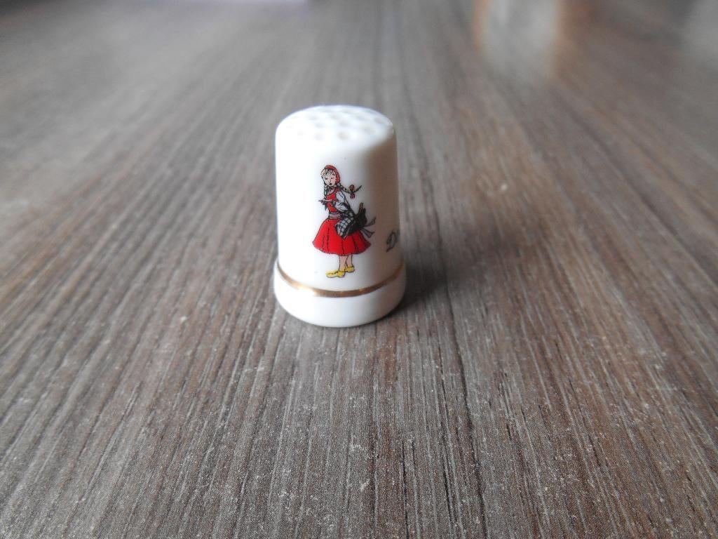 Efteling vingerhoedje sprookjesbos Roodkapje, Verzamelen, Efteling, Zo goed als nieuw, Overige typen, Ophalen of Verzenden