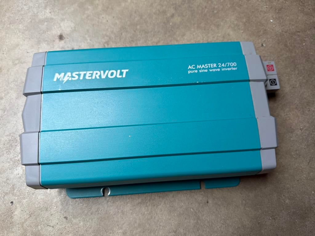 Mastervolt inverter AC power 24/700, Ophalen of Verzenden, Gebruikt, Overige typen