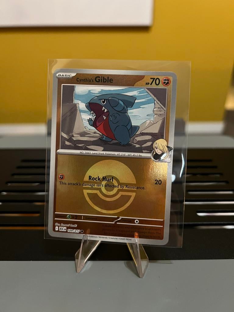 Cynthia's Gible Pokémon Kaart - ASCEN 109/217 Ball, Ophalen of Verzenden, Zo goed als nieuw, Losse kaart