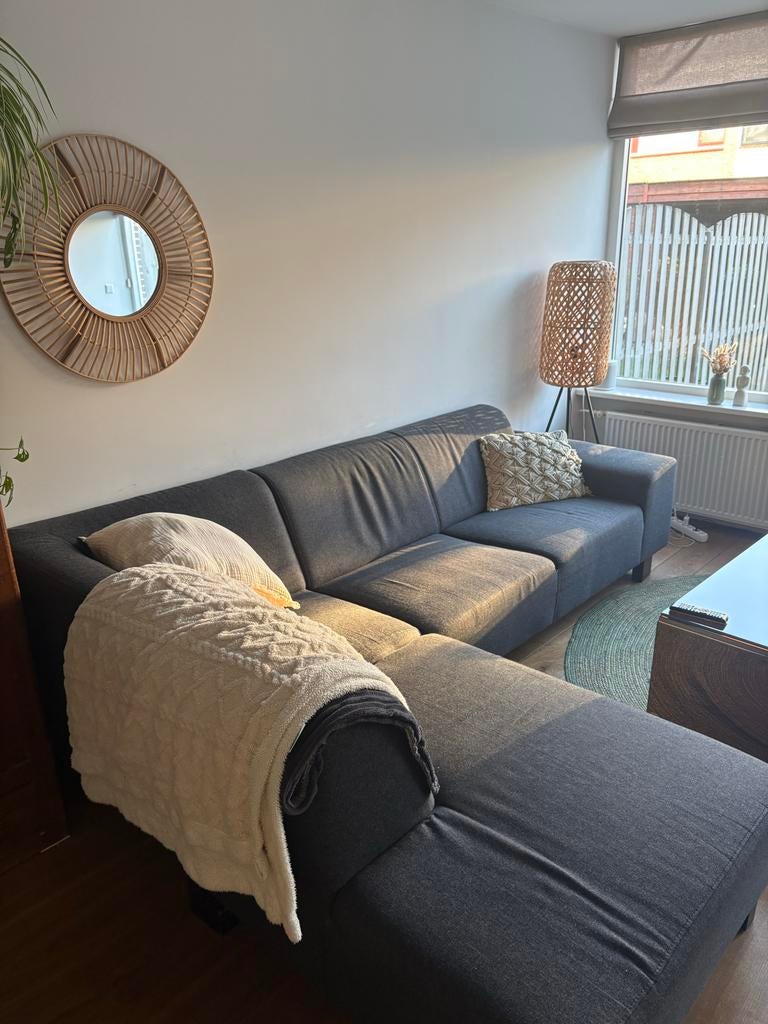 Comfortabele donkergrijze hoekbank, Huis en Inrichting, Banken | Bankstellen, Ophalen, 250 tot 300 cm, Gebruikt, Hoekbank