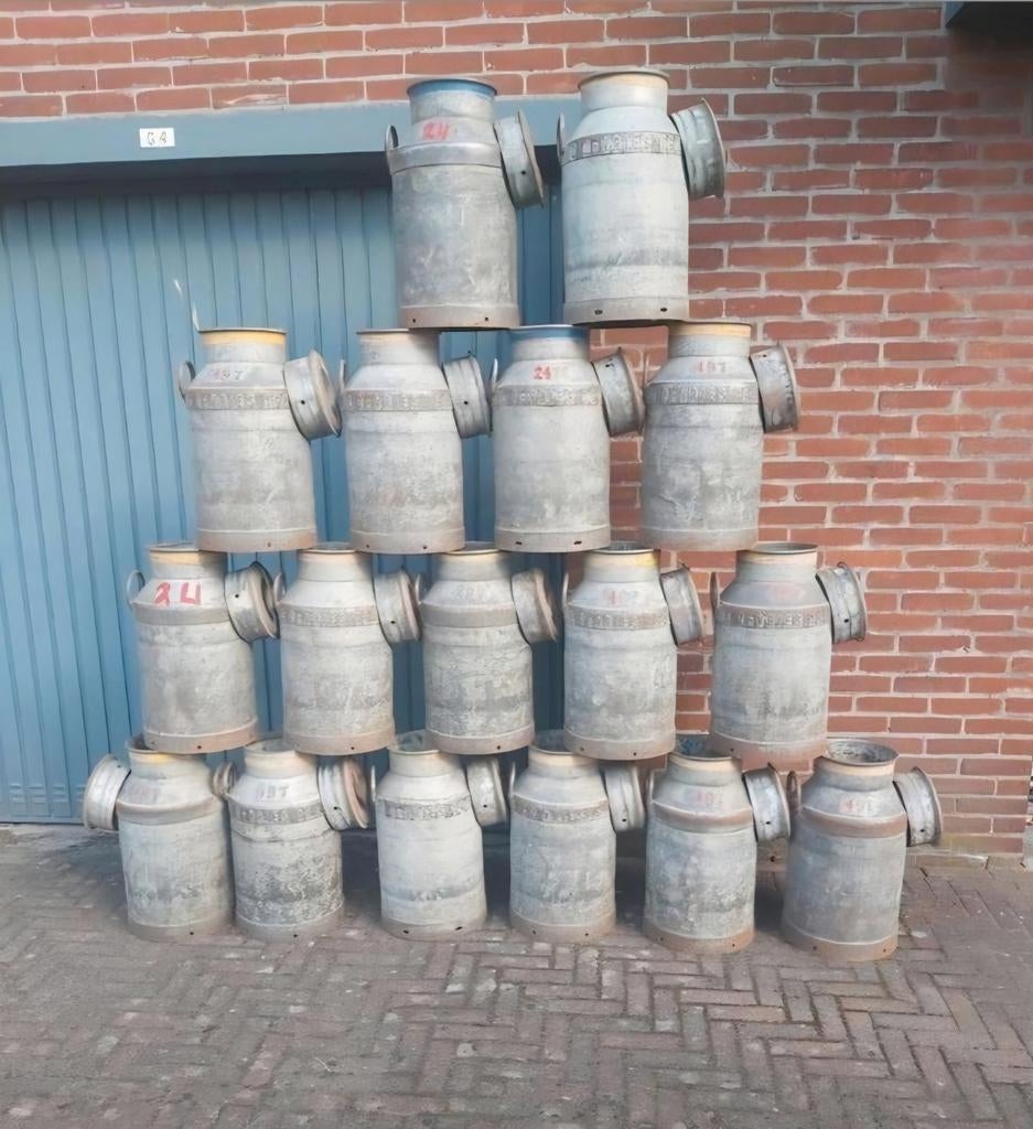 Tekoop gevraagt gave ijzeren melkbus/melkbussen die in goede, Tuin en Terras, Tuinwanddecoratie, Ophalen of Verzenden