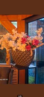 Mooie potten met kunstbloemen, eventueel met zwarte zuilen, Tuin en Terras, Bloembakken en Plantenbakken, Kunststof, Rond, Binnen