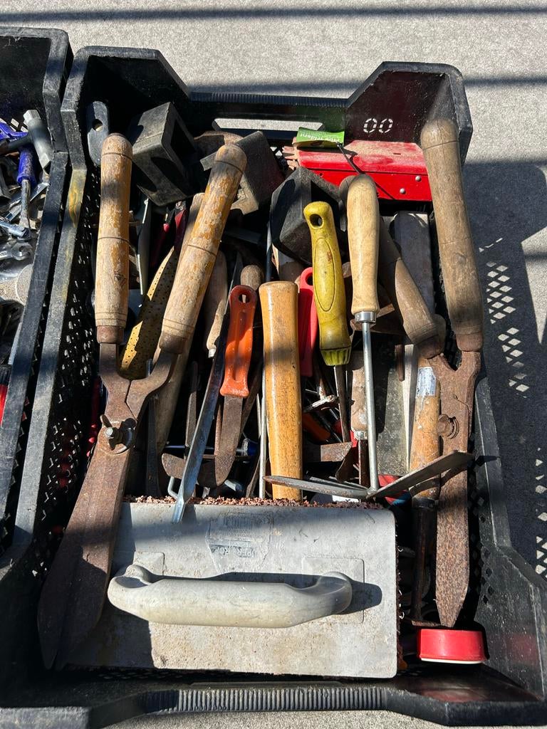 2 kratten vol handgereedschap - gebruikt, prima staat, Doe-het-zelf en Verbouw, Gereedschap | Handgereedschap, Ophalen, Gebruikt