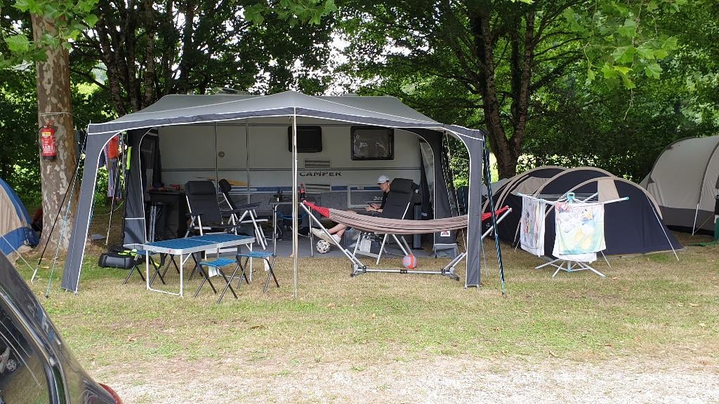 Dethleffs camper caravan, overname stalling is mogelijk, Caravans en Kamperen, Caravans, Particulier, tot en met 4, 750 - 1000 kg