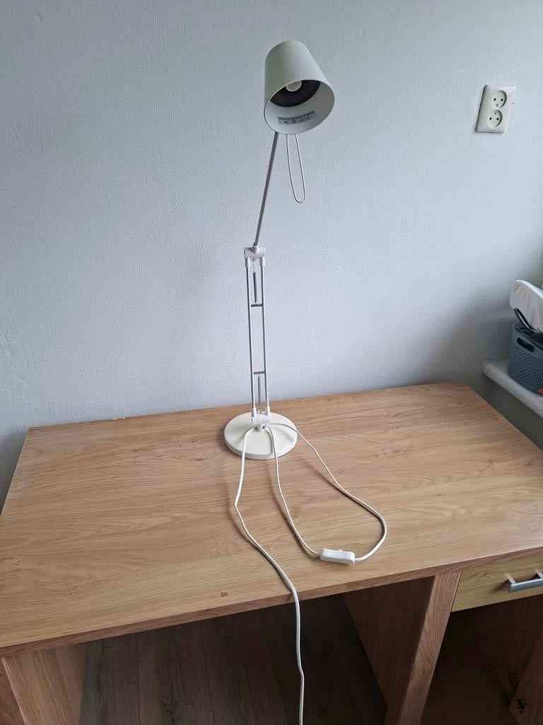 Witte bureaulamp, Huis en Inrichting, Lampen | Tafellampen, Ophalen