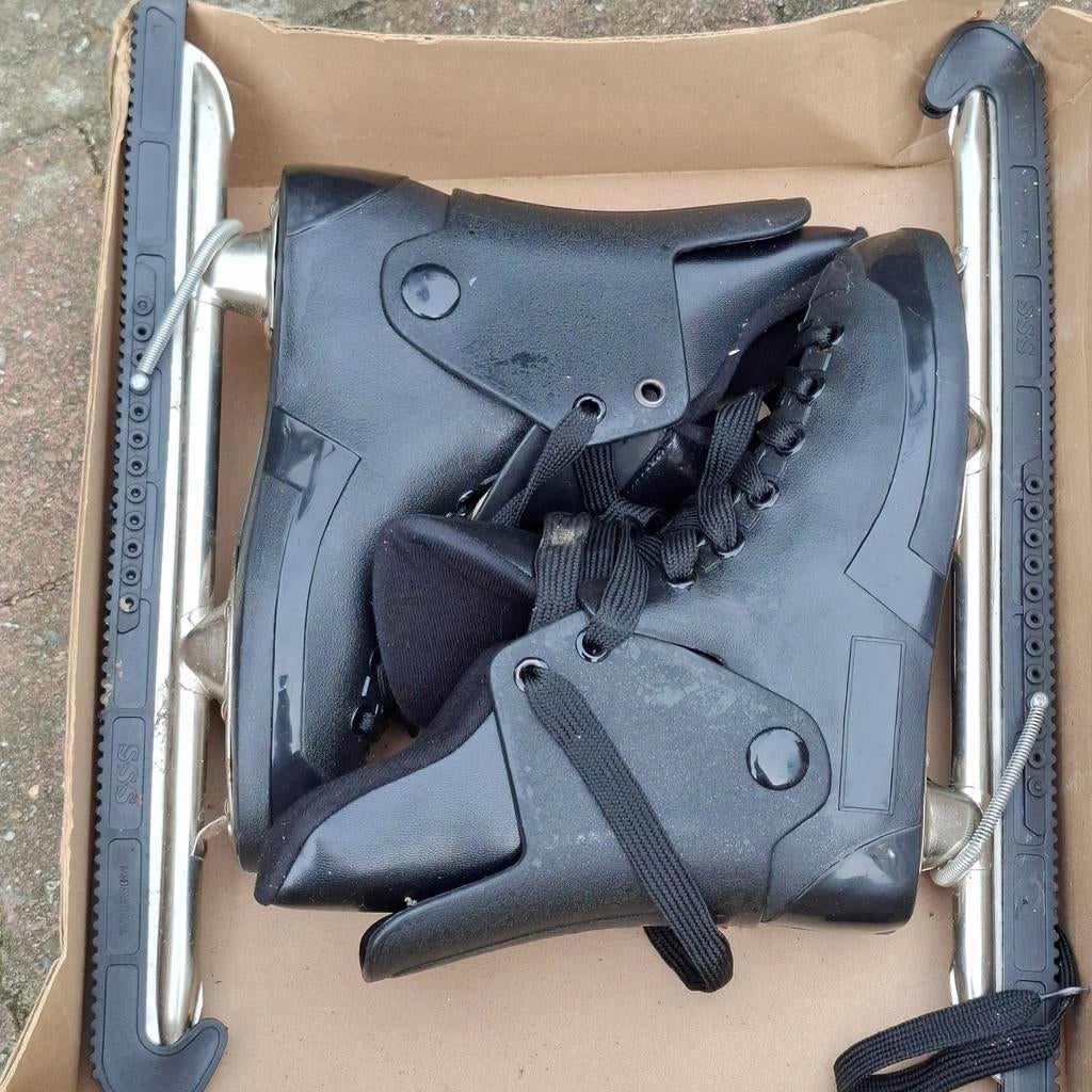 Zwarte schaatsen maat 39, Sport en Fitness, Schaatsen, Ophalen of Verzenden