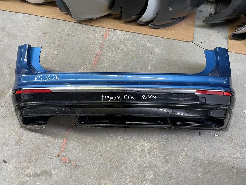 VW tiguan 5na r-line rline achterbumper 6pdc, Gebruikt, -, -, Ophalen of Verzenden