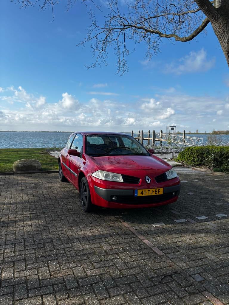 Renault Mégane 2.0 16V S2005 2006 Rood, Auto's, 1998 cc, 4 cilinders, Origineel Nederlands, Particulier