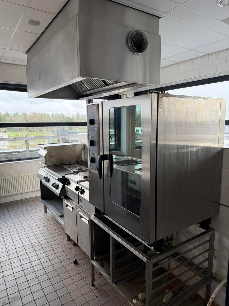 Complete industriële horecakeuken met apparatuur en RVS, Ophalen, Gebruikt, Ovens, Magnetrons en Steamers