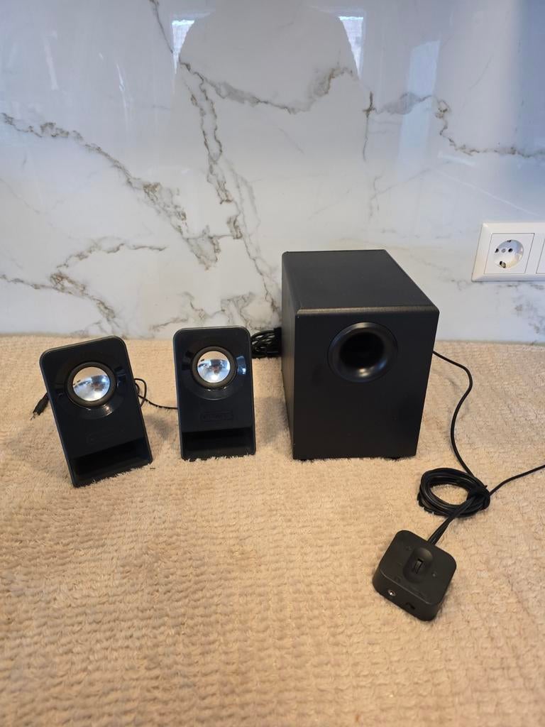 Logitech Z213 2.1 speakerset met subwoofer, Computers en Software, Pc speakers, Zo goed als nieuw, Audiokanaal 2.1, Ophalen of Verzenden