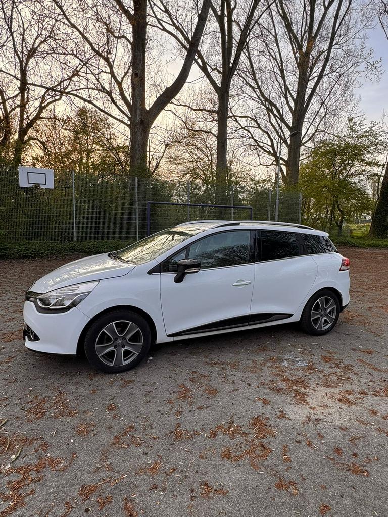 Renault Clio Estate TCe Night&Day 2015. Navi, Airco,PDC. Nap, Voorwielaandrijving, Stof, Wit, Origineel Nederlands