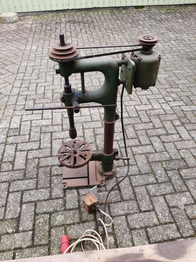 Goed werkende kolomboormachine, Ophalen, Gebruikt, Kolomboormachine