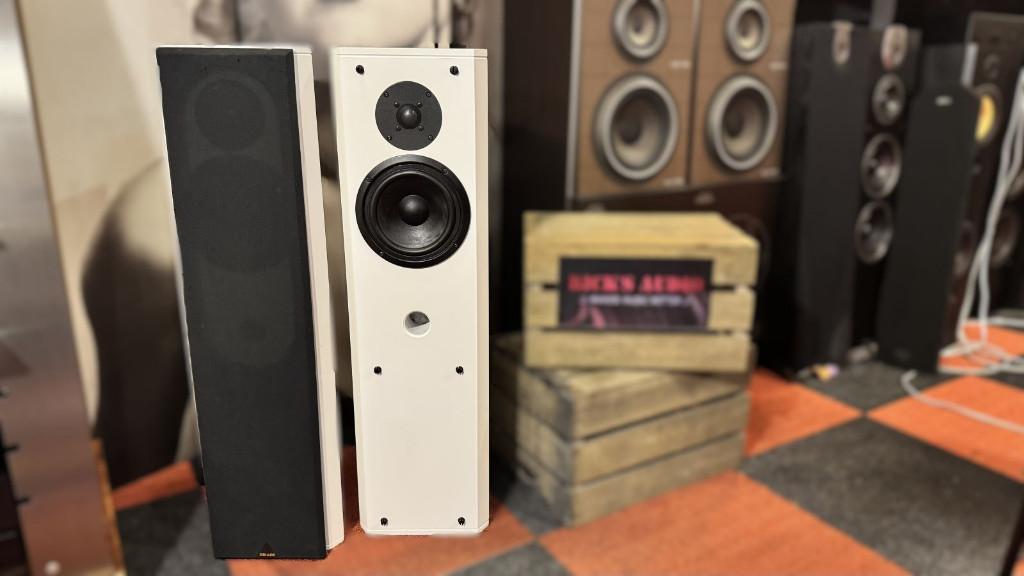 Driade model 22.2 in het wit, beschadigingen, zeer zwaar., Gebruikt, 120 watt of meer, Front, Rear of Stereo speakers, Ophalen