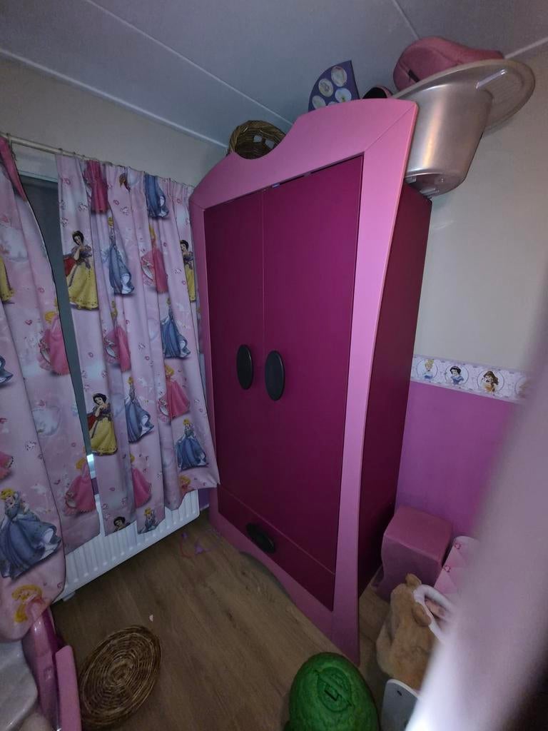 Roze kleding kast, Kinderen en Baby's, Kinderkamer | Complete kinderkamers, Ophalen of Verzenden, Zo goed als nieuw, Meisje