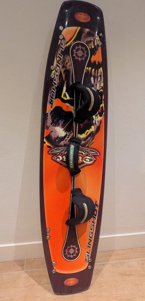 Slingshot Twintip Drake 147 x 37 Kiteboard, Watersport en Boten, Kitesurfen, Gebruikt, Twintip, Kiteboard, Ophalen of Verzenden