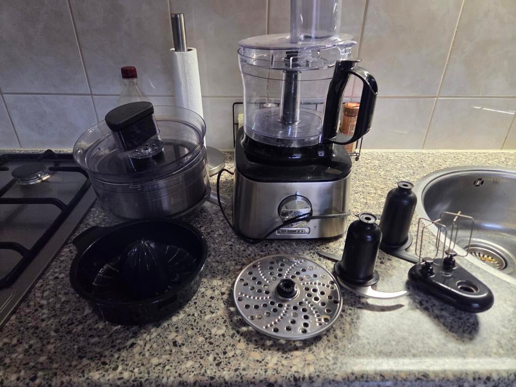 Kenwood Keukenmachine FDM30 met hulpstukken, Ophalen of Verzenden, Zo goed als nieuw, 2 snelheden