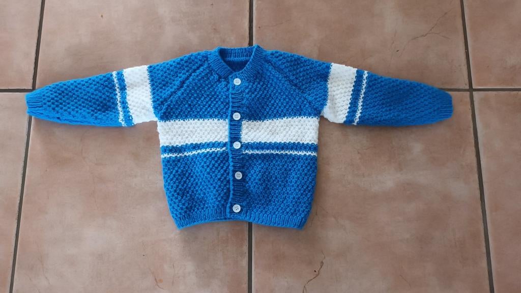 2 dikke vestjes hand gebreid nieuw, Kinderen en Baby's, Ophalen of Verzenden