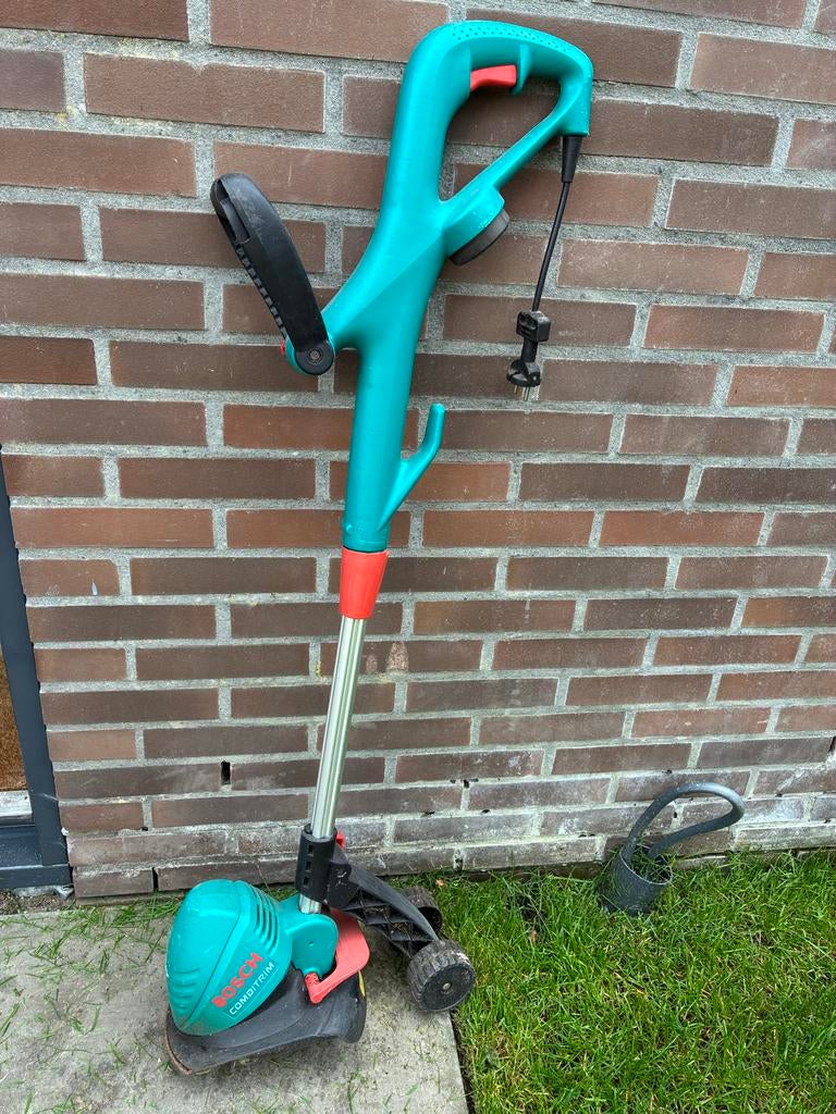 Bosch graskantensnijder, Tuin en Terras, Ophalen of Verzenden, Gebruikt, 10 tot 30 cm, Elektrisch