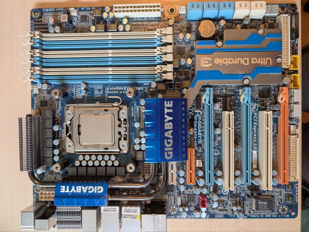 Gigabyte EX58-UD5 moederbord (LGA 1366) incl. toebehoren, Computers en Software, Moederborden, Gebruikt, LGA 1366, DDR3, Ophalen of Verzenden