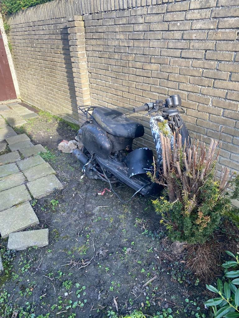 Retro snorfiets opknapper - Ideaal project!, Fietsen en Brommers, Snorfietsen en Snorscooters, Ophalen of Verzenden, Gebruikt