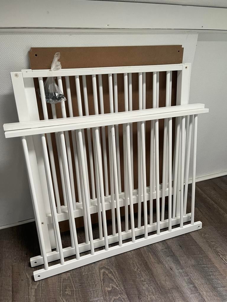 Witte vierkant babybox incl matras, Kinderen en Baby's, Boxen, Ophalen, Zo goed als nieuw, In hoogte verstelbaar