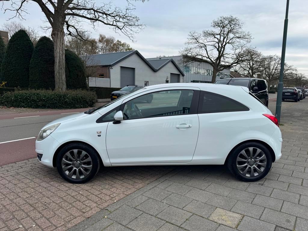 Opel Corsa 1.2-16V 111 Edition A-C Elek Pakket Lmv Cruise, Auto's, Voorwielaandrijving, Euro 5, Zwart, 1229 cc