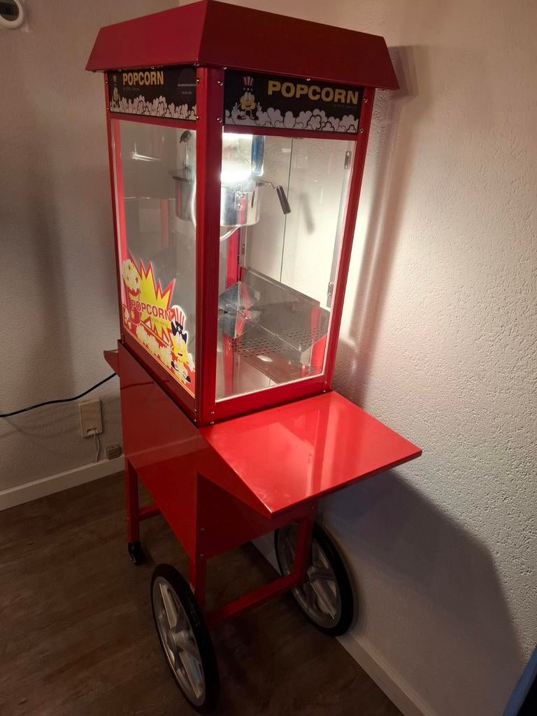 Popcornmachine met kar te huur, Hobby en Vrije tijd, Feestartikelen | Verhuur, Ophalen of Verzenden, Zo goed als nieuw, Overige