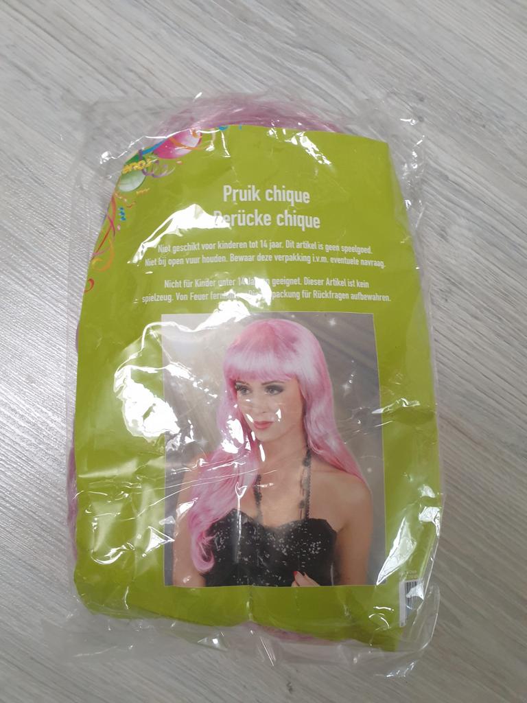 Pruik roze haarspelden nephaar carnaval pink, Ophalen, Nieuw, Carnaval