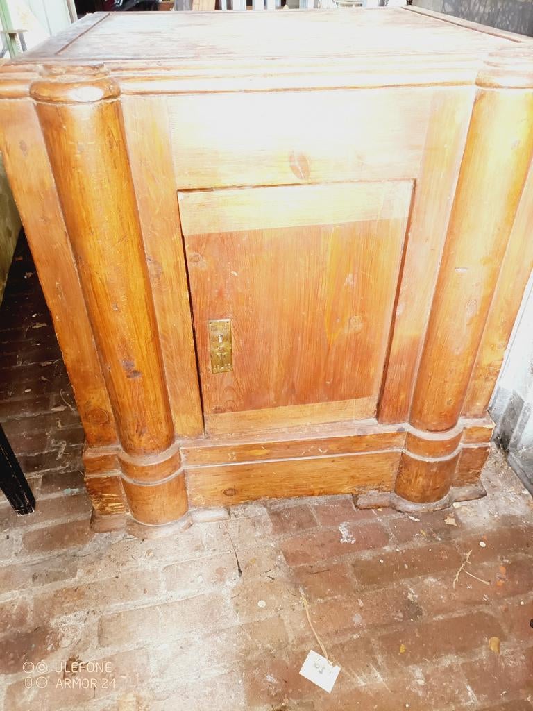 Houten Sokkel voor 19e Eeuwse Brandkast, Ophalen