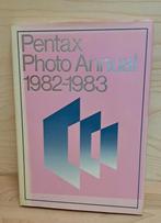 Pentax Photo Annual - 1982-83, Gelezen, Pentax, Ophalen of Verzenden, Overige onderwerpen
