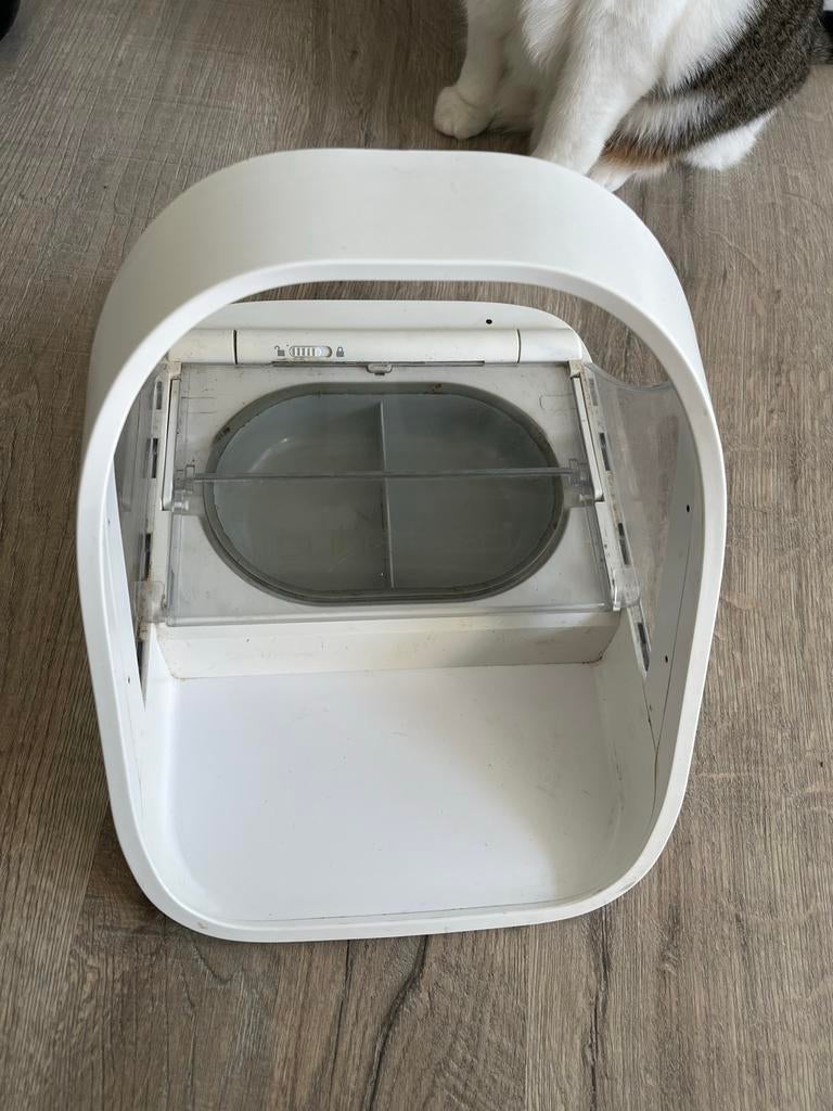 Pet (cat) auto feeder met microchip, Ophalen of Verzenden, Gebruikt