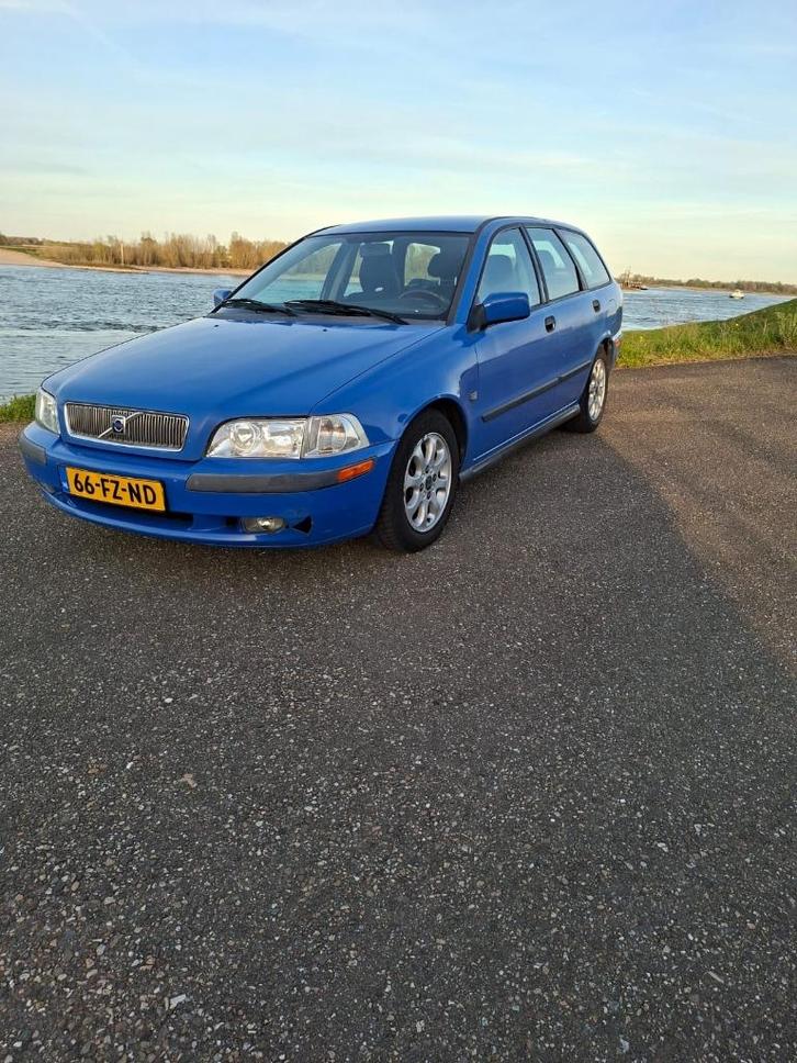 Volvo V40 1.8 2000 Blauw, Auto's, Volvo, Particulier, V40, Airconditioning, Centrale vergrendeling, Cruise Control, Elektrische buitenspiegels