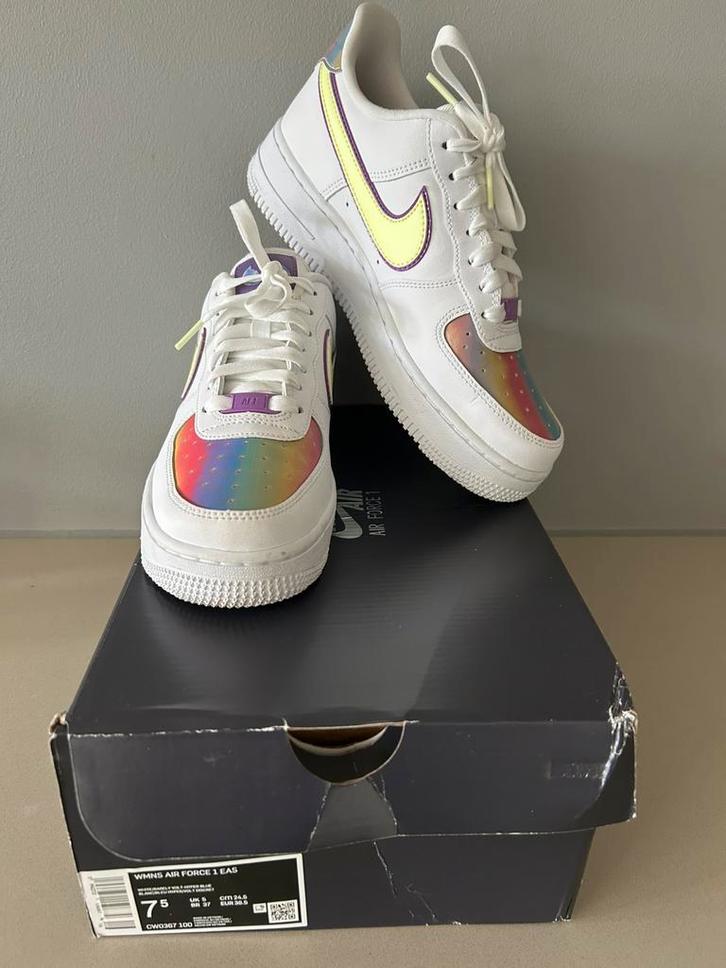NIKE air force 1 easter sneakers maat 38,5, Kleding | Dames, Schoenen, Zo goed als nieuw, Sneakers of Gympen, Wit, Ophalen of Verzenden