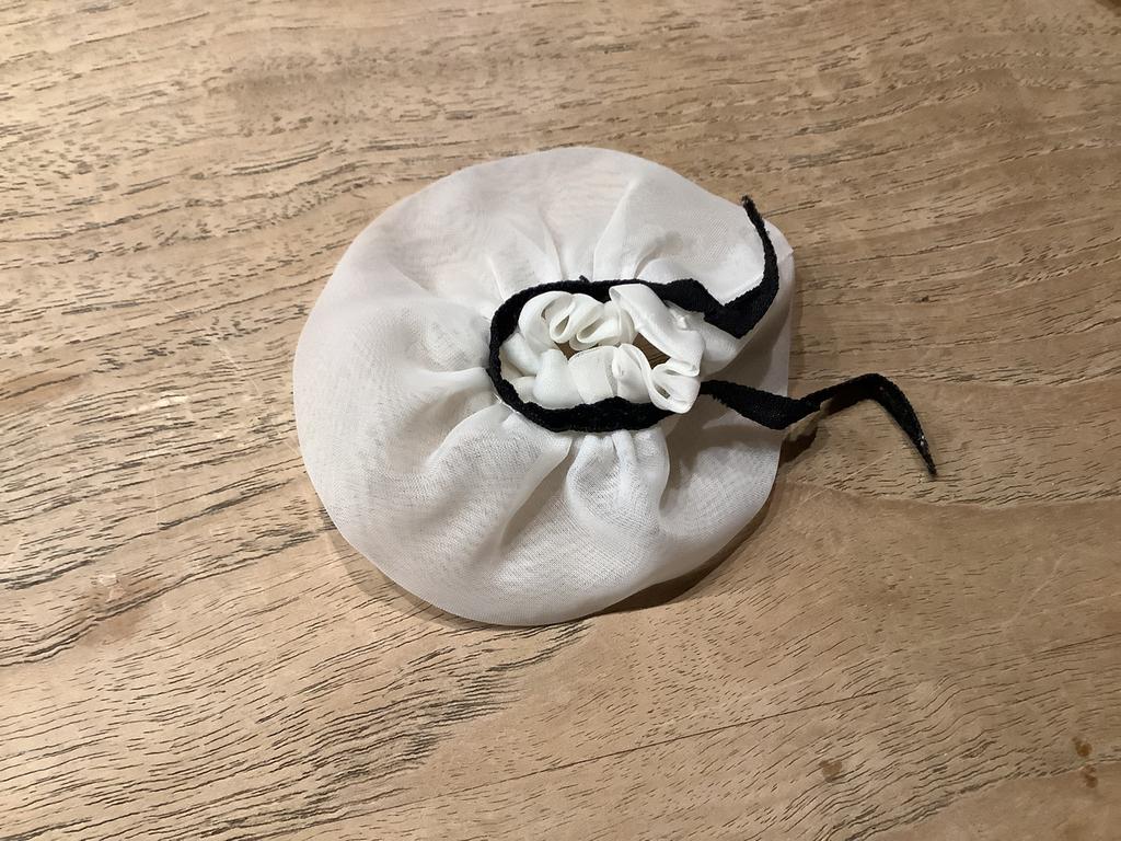 Barbie hoed, Verzamelen, Poppen, Ophalen of Verzenden, Gebruikt