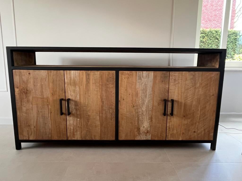 Dressoir massief mango hout met staal, Ophalen, Zo goed als nieuw, 25 tot 50 cm, 150 tot 200 cm