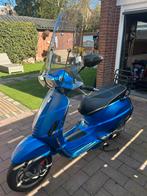 Vespa sprint blauw, Fietsen en Brommers, Scooters | Vespa, Ophalen, Gebruikt, Maximaal 45 km/u, Vespa S