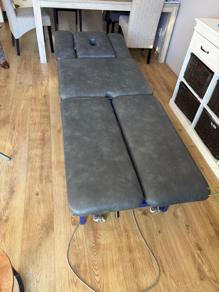Behandeltafel/ behandelbank electrische, Ophalen of Verzenden, Gebruikt, Massagetafel
