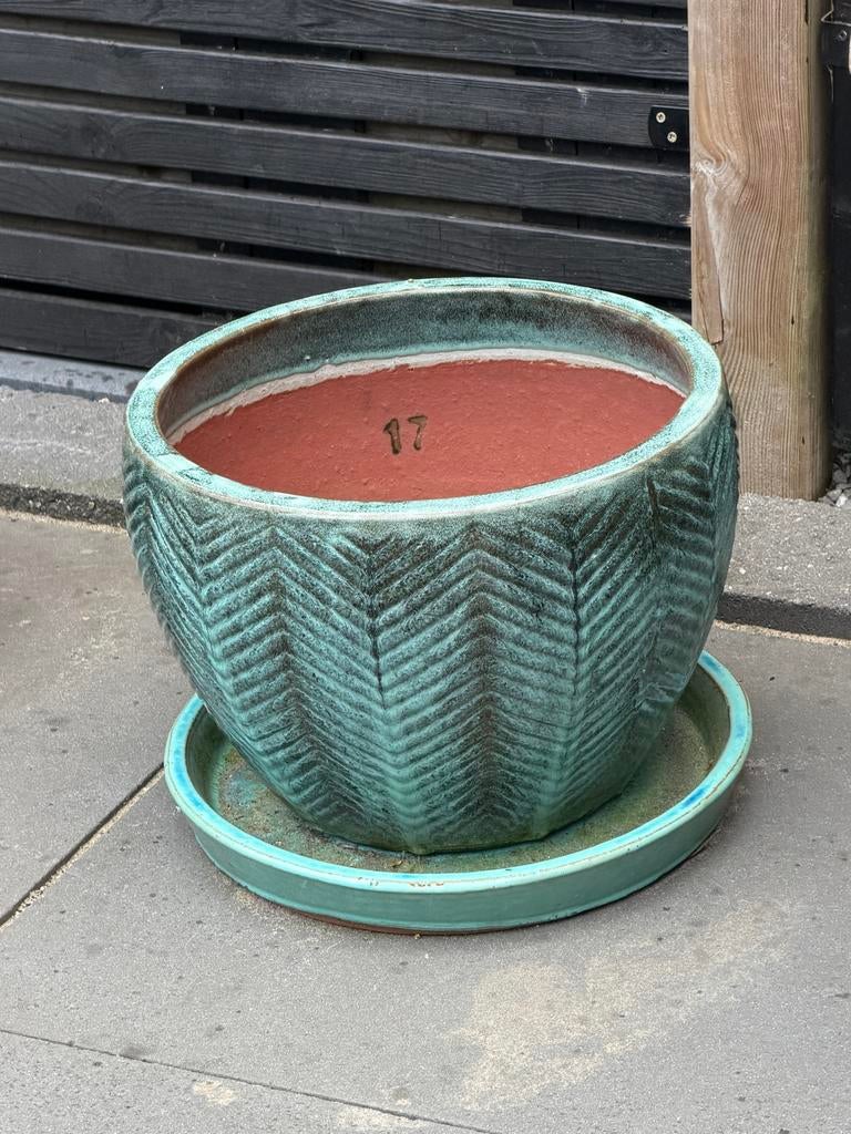 Grote turquoise bloempot met schotel, Overige materialen, Gebruikt, Rond, Ophalen of Verzenden