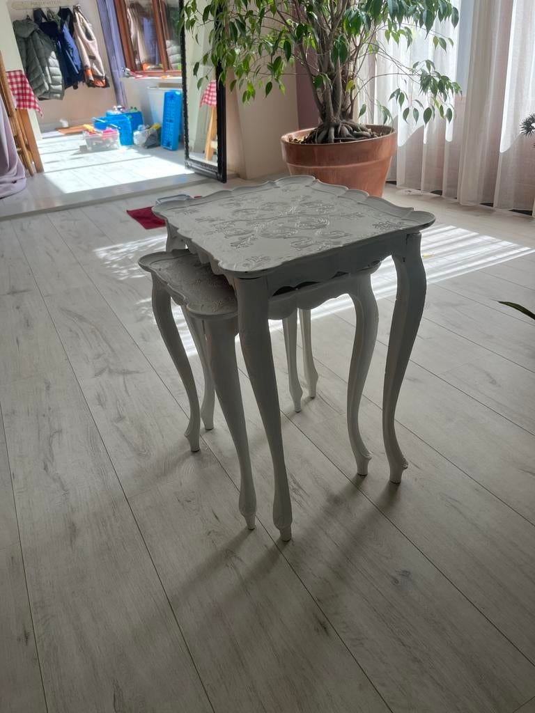 twee florentijnse tafeltjes bijzet wit, 45 tot 60 cm, Minder dan 55 cm, Rond, Ophalen of Verzenden