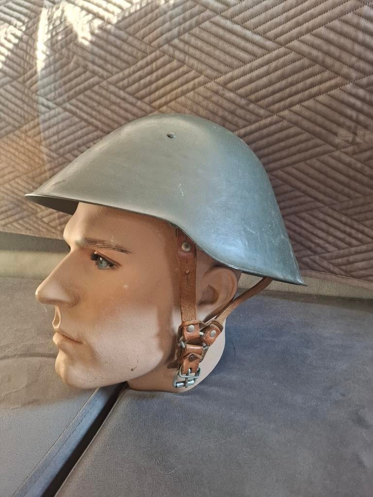 Oosduitse nva helm, Verzamelen, Ophalen of Verzenden, Landmacht, Nederland, Helm of Baret