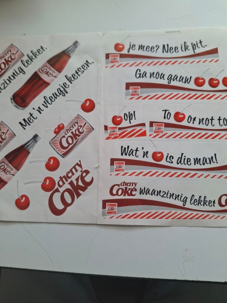 Reclame blad Cherry Coke met verschillende stickers, Ophalen of Verzenden, Zo goed als nieuw, Overige typen