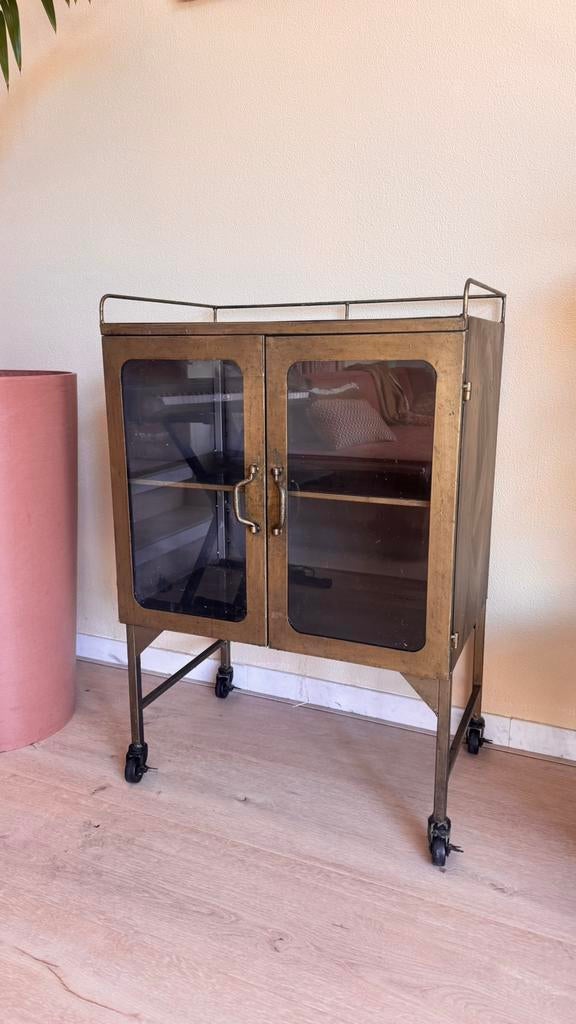 Antiek look messing ‘thee’ kastje met glas, Huis en Inrichting, Kasten | Dressoirs, Zo goed als nieuw, 50 tot 100 cm, 25 tot 50 cm