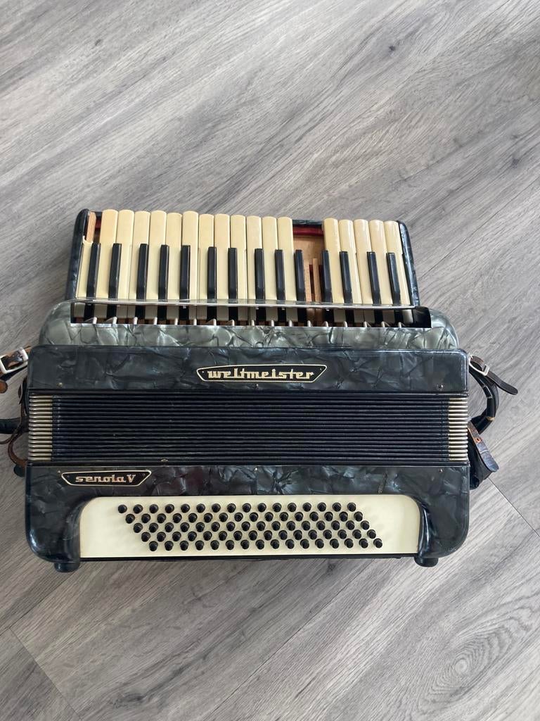 Weltmeister accordeon (opknapper), Muziek en Instrumenten, Ophalen, Gebruikt, Met riemen, 80-bas
