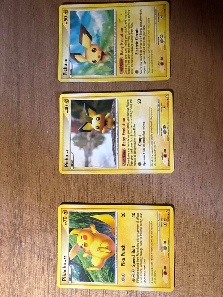Pikachu en Pichu Pokémon kaarten, Ophalen of Verzenden, Gebruikt, Meerdere kaarten