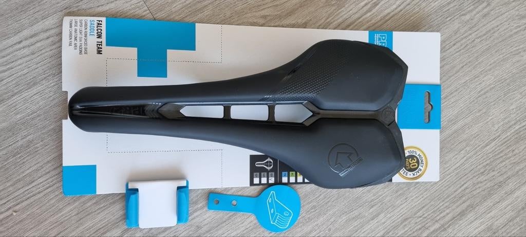 PRO Falcon Team Flow Carbon Zadel 132mm, Fietsen en Brommers, Ophalen of Verzenden, Zadel, Carbon