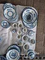 Groot blauw wit servies met roos/rosé decor, Antiek en Kunst, Ophalen