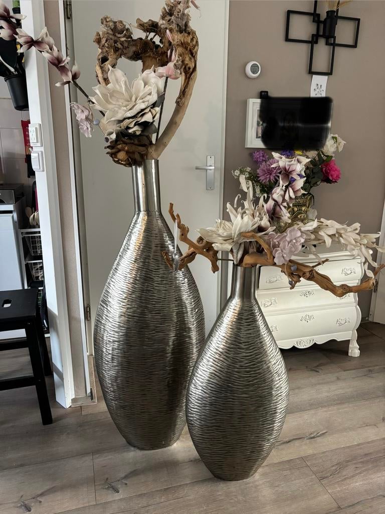 Grote metalen vloervazen 80- en 120cm - set, Huis en Inrichting, Woonaccessoires | Vazen, Ophalen, Overige materialen, Overige kleuren