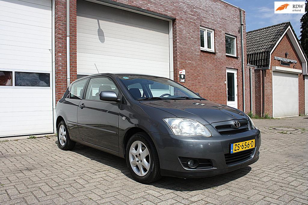 Toyota Corolla 1.4 VVT-i - AIRCO - Verwarmde Stoelen - Grote, Voorwielaandrijving, Gebruikt, 1398 cc, 4 cilinders