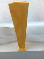 Gele vaas 30 cm hoog, Ophalen, Geel, Aardewerk of Porselein, Zo goed als nieuw