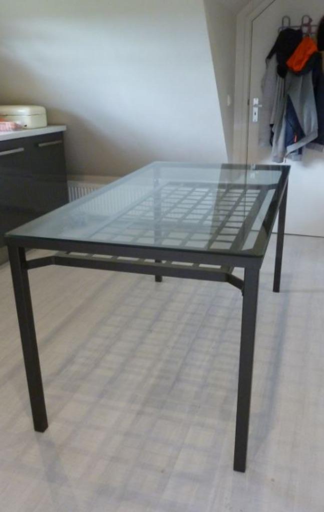 Eettafel Granas industrieel showcase-type (Ikea), Huis en Inrichting, Tafels | Eettafels, Gebruikt, Rechthoekig, Glas, Metaal